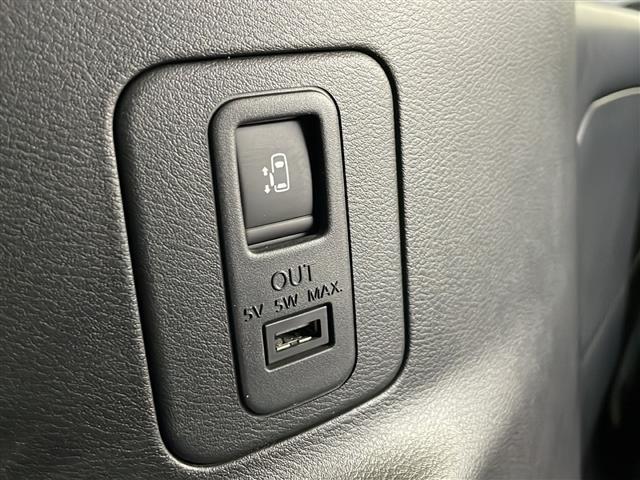 セレナ ハイウェイスター 衝突軽減ブレーキ 純正9インチナビ パーキングアシスト 両側パワースライドドア クルーズコントロール 前席シートヒーター アイドリングストップ 横滑り防止装置 車線逸脱警報 純正フロアマット ETC(27枚目)