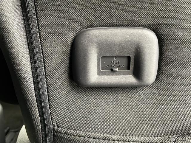 セレナ ハイウェイスター 衝突軽減ブレーキ 純正9インチナビ パーキングアシスト 両側パワースライドドア クルーズコントロール 前席シートヒーター アイドリングストップ 横滑り防止装置 車線逸脱警報 純正フロアマット ETC(28枚目)