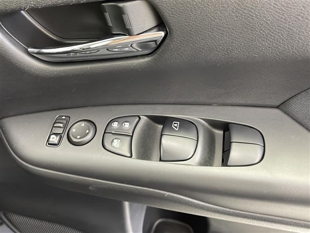 セレナ ハイウェイスター 衝突軽減ブレーキ 純正9インチナビ パーキングアシスト 両側パワースライドドア クルーズコントロール 前席シートヒーター アイドリングストップ 横滑り防止装置 車線逸脱警報 純正フロアマット ETC(29枚目)