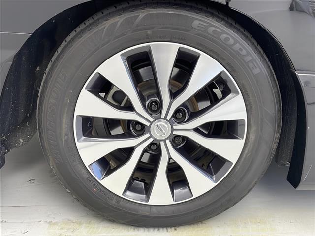 セレナ ハイウェイスター 衝突軽減ブレーキ 純正9インチナビ パーキングアシスト 両側パワースライドドア クルーズコントロール 前席シートヒーター アイドリングストップ 横滑り防止装置 車線逸脱警報 純正フロアマット ETC(33枚目)