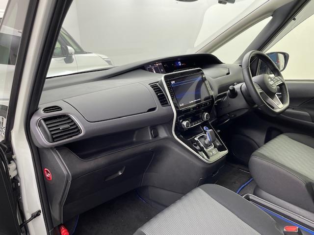 セレナ e-パワー ハイウェイスターV 衝突軽減ブレーキ プロパイロット 両側電動スライドドア 純正10インチナビ フルセグTV アラウンドビューモニター バックカメラ デジタルインナーミラー ETC ドライブレコーダー スマートキー(12枚目)