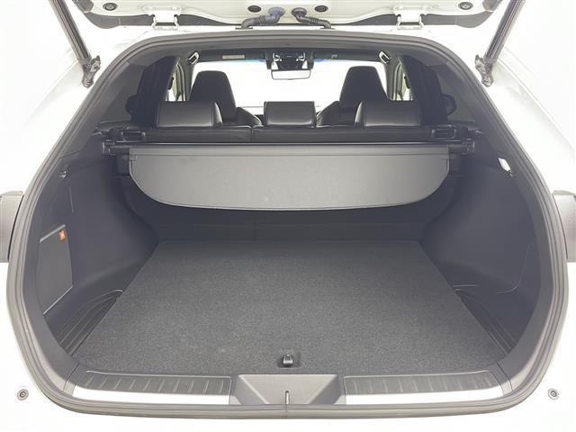 ハリアーハイブリッド Ｚ　レザーパッケージ　純正ナビ　電動リアゲート　パノラミックビューモニター　デジタルインナーミラー　ブラインドスポットモニター　レーダークルーズコントロール　レーンキープアシスト　シートヒーター　ステアリングヒーター（35枚目）