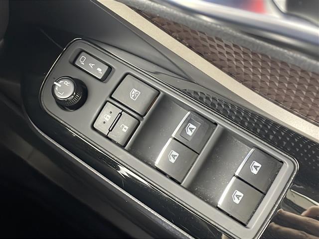 C-HR G TRDエアロ 純正9型ナビ フルセグTV パックモニター 衝突軽減ブレーキ シートヒーター AC100V ドライブレコーダー LEDライト 純正アルミホイール スマートキー ETC 追従クルコン(7枚目)