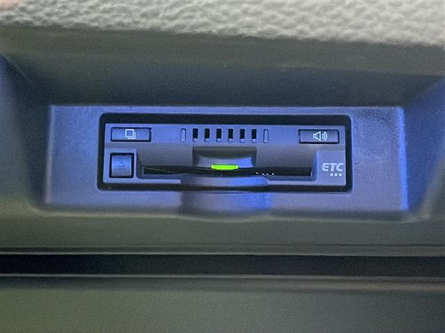 ハリアー プレミアム 純正9型ナビ バックモニター フルセグTV 衝突軽減ブレーキ LEDライト 電動リアゲート ETC 追従クルコン パワーシート クリアランスソナー 横滑り防止装置 純正アルミ ドライブレコーダー(4枚目)