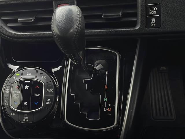 ヴォクシー ZS 煌 純正9インチナビ バックカメラ フルセグTV アダプティブクルーズコントロール LEDライト 両側電動スライドドア 衝突軽減ブレーキ レーンキープアシスト フリップダウンモニター 純正16インチAW(10枚目)