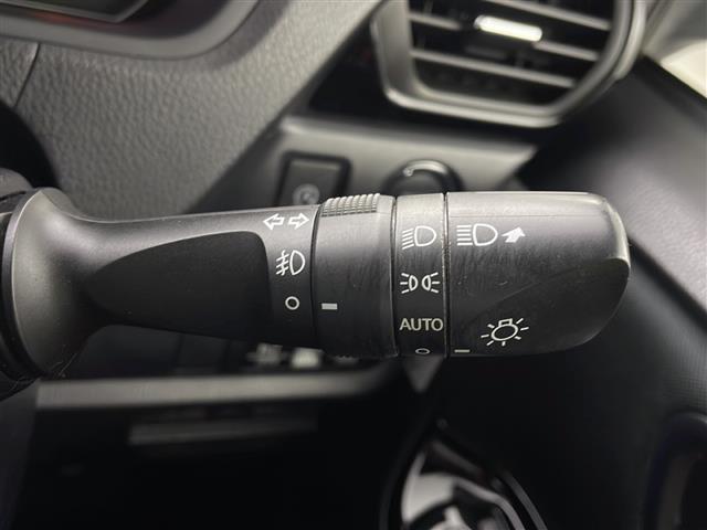 ヴォクシー ZS 煌 純正9インチナビ バックカメラ フルセグTV アダプティブクルーズコントロール LEDライト 両側電動スライドドア 衝突軽減ブレーキ レーンキープアシスト フリップダウンモニター 純正16インチAW(14枚目)