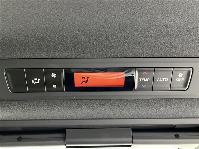 ヴォクシー ZS 煌 純正9インチナビ バックカメラ フルセグTV アダプティブクルーズコントロール LEDライト 両側電動スライドドア 衝突軽減ブレーキ レーンキープアシスト フリップダウンモニター 純正16インチAW(18枚目)