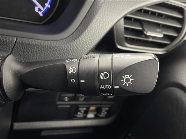 ヴォクシー ハイブリッドZS 煌II 11インチナビ フルセグTV バックモニター 両側電動スライドドア LEDライト ETC 前後ドライブレコーダー アダプティブクルーズコントロール シートヒーター(D+N席) 衝突軽減ブレーキ(11枚目)