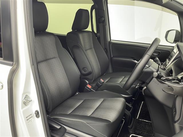 ヴォクシー ハイブリッドZS 煌II 純正SDナビ バックカメラ ETC2.0 前後ドラレコ 追従クルコン LEDライト オートライト オートマチックハイビーム コーナーセンサー 両側電動パワスラ 横滑り防止装置 レーンキープアシスト(14枚目)