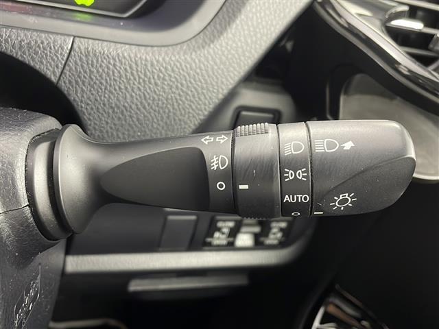 ヴォクシー ハイブリッドZS 煌II 純正SDナビ バックカメラ ETC2.0 前後ドラレコ 追従クルコン LEDライト オートライト オートマチックハイビーム コーナーセンサー 両側電動パワスラ 横滑り防止装置 レーンキープアシスト(28枚目)