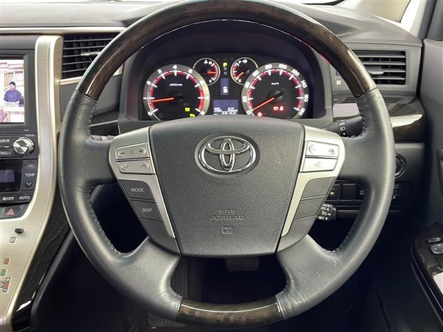 ヴェルファイア ２．４Ｚ　ゴールデンアイズＩＩ　純正ナビ　フルセグＴＶ　バックモニター　電動リアゲート　両側電動スライドドア　クルコン　パーキングアシスト　コーナーセンサー　純正１８インチアルミホイール　純正フロアマット　ＥＴＣ　スマートキー（6枚目）