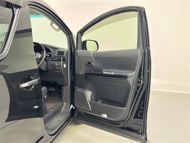 ヴェルファイア ２．４Ｚ　ゴールデンアイズＩＩ　純正ナビ　フルセグＴＶ　バックモニター　電動リアゲート　両側電動スライドドア　クルコン　パーキングアシスト　コーナーセンサー　純正１８インチアルミホイール　純正フロアマット　ＥＴＣ　スマートキー（21枚目）