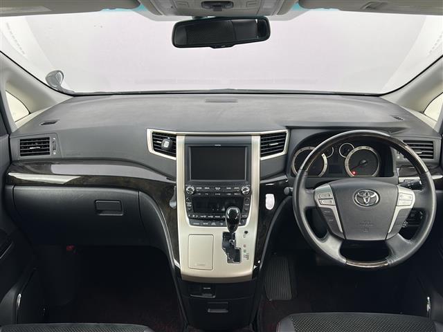 ヴェルファイア ２．４Ｚ　ゴールデンアイズＩＩ　純正ナビ　フルセグＴＶ　バックモニター　電動リアゲート　両側電動スライドドア　クルコン　パーキングアシスト　コーナーセンサー　純正１８インチアルミホイール　純正フロアマット　ＥＴＣ　スマートキー（42枚目）