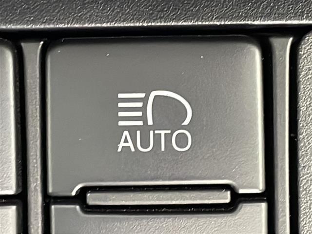 シエンタ Ｇ　クエロ　純正９型ナビ　全方位カメラ　フルセグＴＶ　Ｂｌｕｅｔｏｏｔｈ　両側電動スライドドア　ＬＥＤヘッドランプ　トヨタセーフティセンス　レーンキープアシスト　シートヒーター　ステアリングヒーター　ＥＴＣ（11枚目）