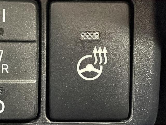 シエンタ Ｇ　クエロ　純正９型ナビ　全方位カメラ　フルセグＴＶ　Ｂｌｕｅｔｏｏｔｈ　両側電動スライドドア　ＬＥＤヘッドランプ　トヨタセーフティセンス　レーンキープアシスト　シートヒーター　ステアリングヒーター　ＥＴＣ（13枚目）