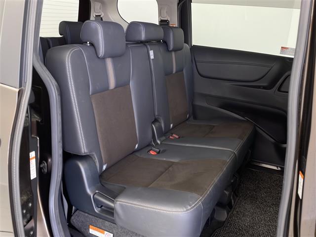 シエンタ Ｇ　クエロ　純正９型ナビ　全方位カメラ　フルセグＴＶ　Ｂｌｕｅｔｏｏｔｈ　両側電動スライドドア　ＬＥＤヘッドランプ　トヨタセーフティセンス　レーンキープアシスト　シートヒーター　ステアリングヒーター　ＥＴＣ（15枚目）