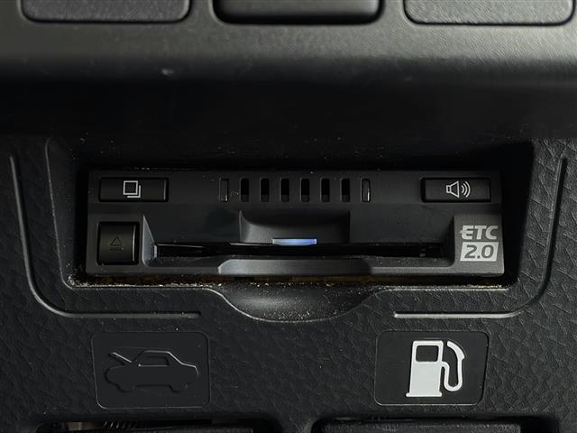 ルーミー カスタムＧ　純正９型ディスプレイオーディオ　パノラミックビューモニター　フルセグＴＶ　衝突軽減ブレーキ　両側電動スライドドア　シートヒーター　追従クルコン　ＥＴＣ２．０　クリアランスソナー　ドライブレコーダー（4枚目）