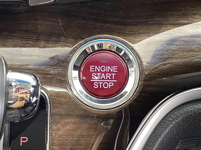 オデッセイ G・エアロパッケージ 純正ナビ フルセグTV バックモニター 両側電動スライドドア クルコン スマートキー ETC オートライト 横滑り防止装置 プッシュスタート エアロ 純正17インチアルミホイール 純正フロアマット(6枚目)