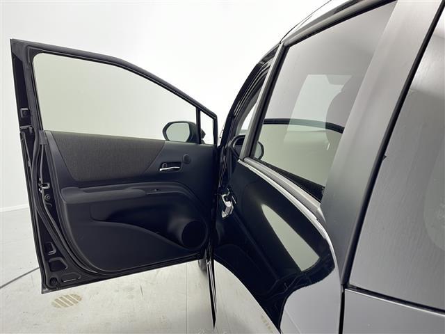 シエンタ ハイブリッド ファンベースGセーフティーエディション 純正ナビ パノラミックビューモニター 衝突軽減ブレーキ 両側電動スライドドア クルーズコントロール LEDライト シートヒーター ステアリングヒーター コーナーセンサー スマートキー ETC 禁煙車(38枚目)