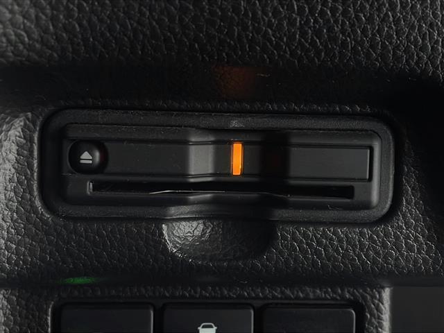 Ｎ－ＢＯＸ Ｌ・ターボ　純正８型ナビ　バックモニター　フルセグＴＶ　衝突軽減ブレーキ　両側電動スライドドア　ＬＥＤライト　シートヒーター　コーナーセンサー　ビルトインＥＴＣ　横滑り防止装置　スマートキー　純正アルミホイール（4枚目）