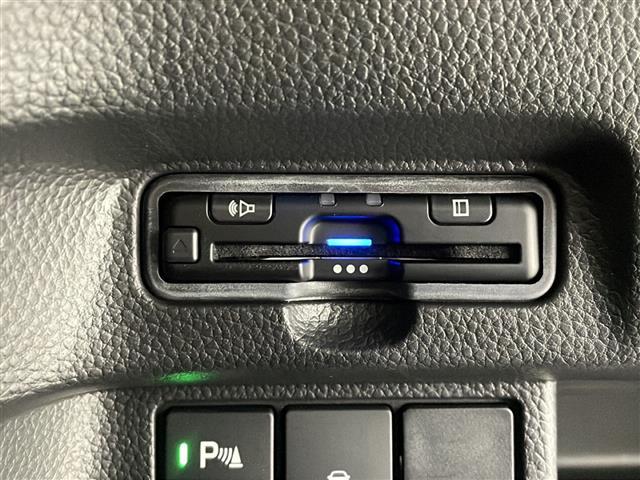 安心の全車保証付き！（※部分保証、国産車は納車後３ヶ月、輸入車は納車後１ヶ月の保証期間となります）。その他長期保証（有償）もご用意しております！※長期保証を付帯できる車両には条件がございます。