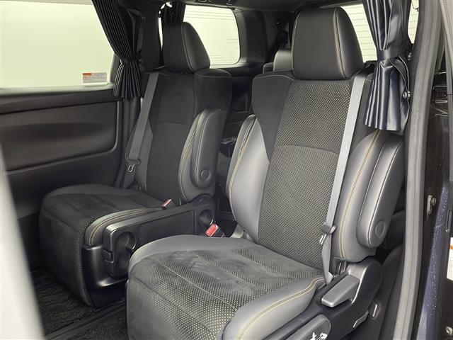 アルファードハイブリッド Ｓ　タイプゴールド　ＪＢＬサウンド　ツインムーンルーフ　パノラミックビューモニター　後席モニター　ＨＤＭＩ　ＢＳＭ　デジタルインナーミラー　衝突軽減ブレーキ　両側電動スライドドア　純正１０．５型ナビ　スマートキー　ＬＥＤ（19枚目）