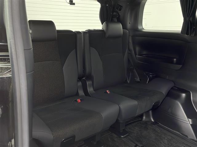 アルファードハイブリッド Ｓ　タイプゴールド　ＪＢＬサウンド　ツインムーンルーフ　パノラミックビューモニター　後席モニター　ＨＤＭＩ　ＢＳＭ　デジタルインナーミラー　衝突軽減ブレーキ　両側電動スライドドア　純正１０．５型ナビ　スマートキー　ＬＥＤ（20枚目）