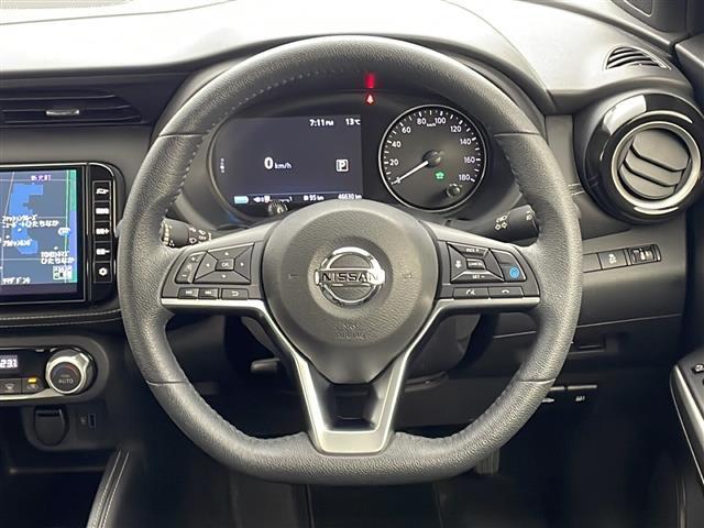 キックス Ｘ　純正９型ナビ　パノラミックビューモニター　衝突軽減ブレーキ　追従クルコン　ドライブレコーダー　デジタルインナーミラー　ＬＥＤライト　スマートキー　ルーフレール　プッシュスタート　ビルトインＥＴＣ（2枚目）