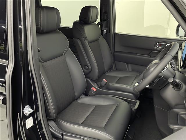 ステップワゴン ｅ：ＨＥＶスパーダ　登録済未使用車　純正１１型ナビ　フルセグＴＶ　バックモニター　両側電動スライドドア　追従クルコン　ＬＥＤライト　フォグランプ　シートヒーター　衝突被害軽減ブレーキ　１５．６型後席モニター　スマートキー（14枚目）