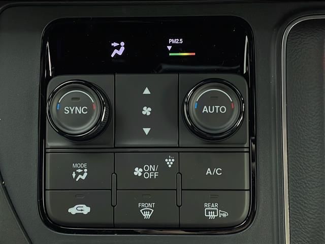 ステップワゴン ｅ：ＨＥＶスパーダ　登録済未使用車　純正１１型ナビ　フルセグＴＶ　バックモニター　両側電動スライドドア　追従クルコン　ＬＥＤライト　フォグランプ　シートヒーター　衝突被害軽減ブレーキ　１５．６型後席モニター　スマートキー（22枚目）