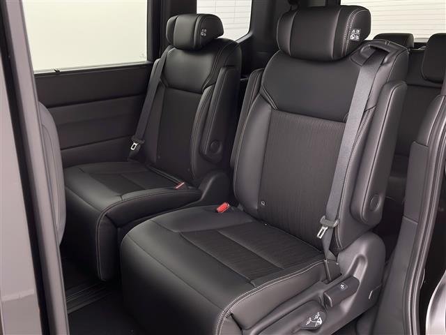 ステップワゴン ｅ：ＨＥＶスパーダ　登録済未使用車　純正１１型ナビ　フルセグＴＶ　バックモニター　両側電動スライドドア　追従クルコン　ＬＥＤライト　フォグランプ　シートヒーター　衝突被害軽減ブレーキ　１５．６型後席モニター　スマートキー（34枚目）