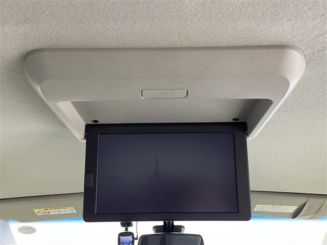 セレナ ハイウェイスター Vセレ+セーフティII SHV 純正ナビ 衝突軽減ブレーキ 両側電動スライドドア 全方位カメラ 後席モニター クルーズコントロール ETC ドライブレコーダー 純正フロアマット 純正アルミホイール LEDヘッドライト フォグランプ(3枚目)