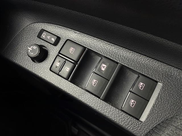 シエンタ ハイブリッド ファンベースG 衝突軽減ブレーキ 純正SDナビ ワンセグTV バックカメラ ドライブレコーダー 両側電動スライドドア クルーズコントロール LEDヘッドライト オートハイビーム 純正フロアマット ドアバイザー ETC(28枚目)