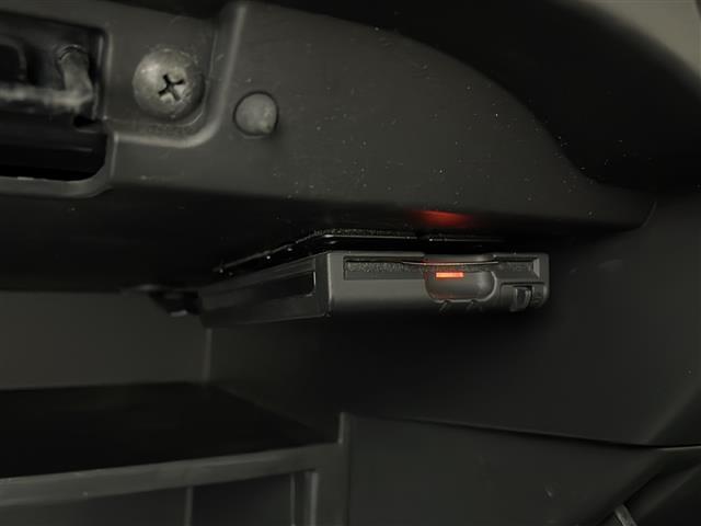 安心の全車保証付き！（※部分保証、国産車は納車後３ヶ月、輸入車は納車後１ヶ月の保証期間となります）。その他長期保証（有償）もご用意しております！※長期保証を付帯できる車両には条件がございます。