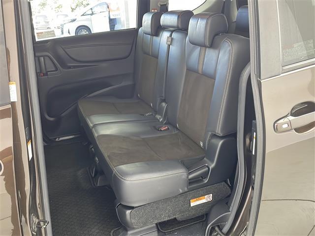 シエンタ ハイブリッドＧ　クエロ　純正ＳＤナビ　パノラミックビューモニター　後席モニター　フルセグＴＶ　両側電動スライドドア　ＥＴＣ　ドライブレコーダー　衝突軽減ブレーキ　スマートキー　クルコン　純正フロアマット　ＬＥＤライト　禁煙車（34枚目）