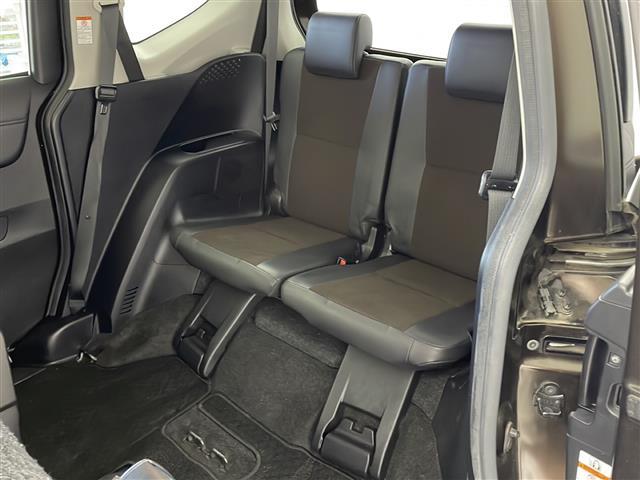 シエンタ ハイブリッドＧ　クエロ　純正ＳＤナビ　パノラミックビューモニター　後席モニター　フルセグＴＶ　両側電動スライドドア　ＥＴＣ　ドライブレコーダー　衝突軽減ブレーキ　スマートキー　クルコン　純正フロアマット　ＬＥＤライト　禁煙車（35枚目）