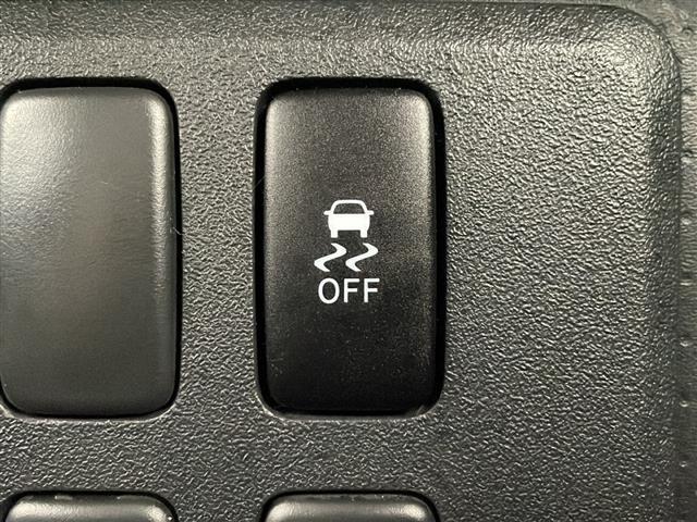 FJクルーザー ベースグレード 純正ナビ バックモニター ETC ドラレコ LEDライト フォグランプ 横滑り防止装置 コーナーセンサー RAYS17インチアルミホイール 純正フロアマット ルーフレール(8枚目)