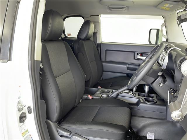 FJクルーザー ベースグレード 純正ナビ バックモニター ETC ドラレコ LEDライト フォグランプ 横滑り防止装置 コーナーセンサー RAYS17インチアルミホイール 純正フロアマット ルーフレール(14枚目)