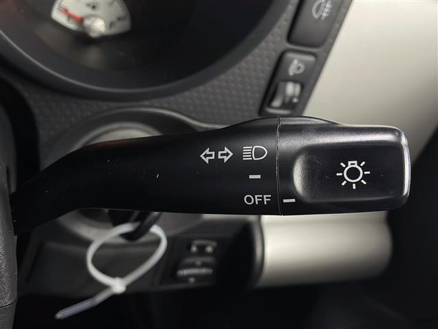 FJクルーザー ベースグレード 純正ナビ バックモニター ETC ドラレコ LEDライト フォグランプ 横滑り防止装置 コーナーセンサー RAYS17インチアルミホイール 純正フロアマット ルーフレール(27枚目)