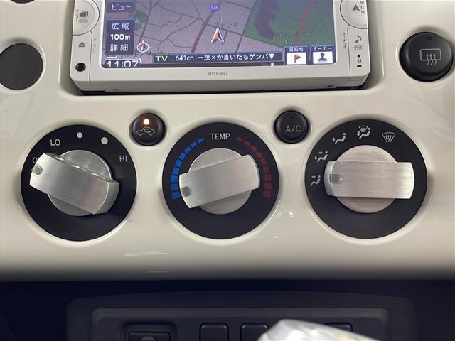 FJクルーザー ベースグレード 純正ナビ バックモニター ETC ドラレコ LEDライト フォグランプ 横滑り防止装置 コーナーセンサー RAYS17インチアルミホイール 純正フロアマット ルーフレール(29枚目)