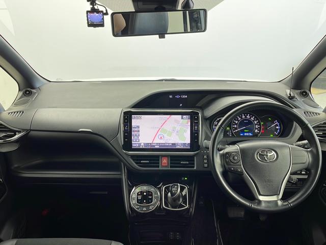 ノア ハイブリッドSi ダブルバイビーII セーフティーセンス 純正SDナビ CD DVD BT フルセグ バックカメラ 両側電動スライドドア クルーズコントロール LEDオートライト ハーフレザーシート シートヒーター ステアリングスイッチ(2枚目)