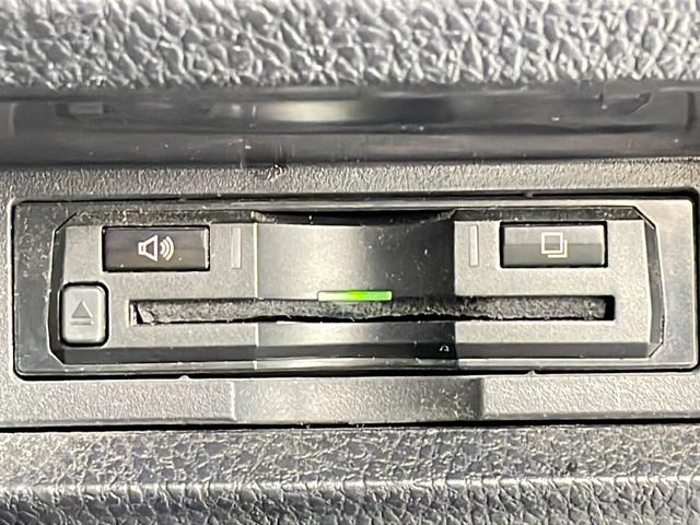 ノア ハイブリッドSi ダブルバイビーII セーフティーセンス 純正SDナビ CD DVD BT フルセグ バックカメラ 両側電動スライドドア クルーズコントロール LEDオートライト ハーフレザーシート シートヒーター ステアリングスイッチ(6枚目)