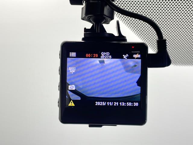 ノア ハイブリッドSi ダブルバイビーII セーフティーセンス 純正SDナビ CD DVD BT フルセグ バックカメラ 両側電動スライドドア クルーズコントロール LEDオートライト ハーフレザーシート シートヒーター ステアリングスイッチ(7枚目)