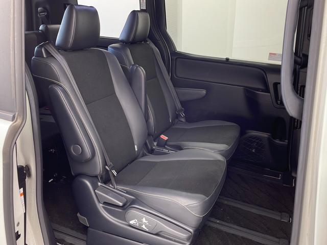 ノア ハイブリッドSi ダブルバイビーII セーフティーセンス 純正SDナビ CD DVD BT フルセグ バックカメラ 両側電動スライドドア クルーズコントロール LEDオートライト ハーフレザーシート シートヒーター ステアリングスイッチ(15枚目)