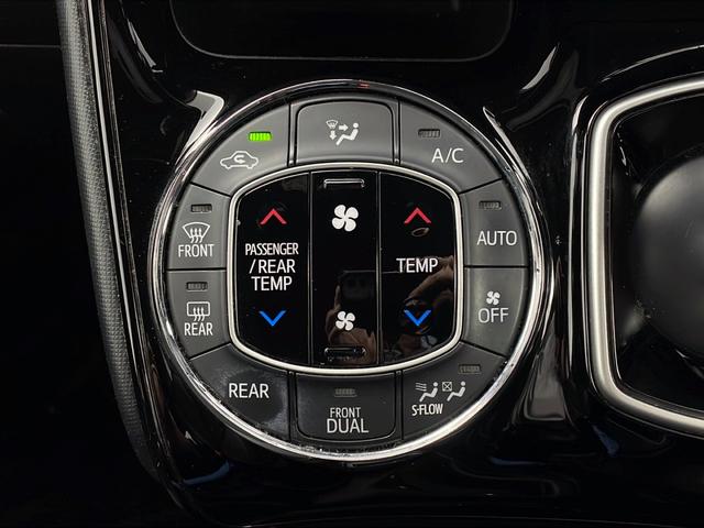 ノア ハイブリッドSi ダブルバイビーII セーフティーセンス 純正SDナビ CD DVD BT フルセグ バックカメラ 両側電動スライドドア クルーズコントロール LEDオートライト ハーフレザーシート シートヒーター ステアリングスイッチ(22枚目)