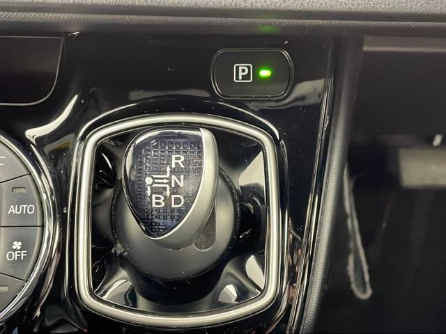 ノア ハイブリッドSi ダブルバイビーII セーフティーセンス 純正SDナビ CD DVD BT フルセグ バックカメラ 両側電動スライドドア クルーズコントロール LEDオートライト ハーフレザーシート シートヒーター ステアリングスイッチ(23枚目)