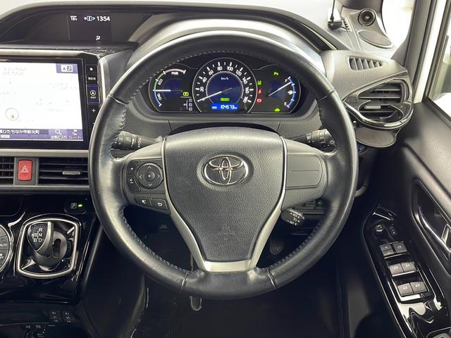 ノア ハイブリッドSi ダブルバイビーII セーフティーセンス 純正SDナビ CD DVD BT フルセグ バックカメラ 両側電動スライドドア クルーズコントロール LEDオートライト ハーフレザーシート シートヒーター ステアリングスイッチ(24枚目)