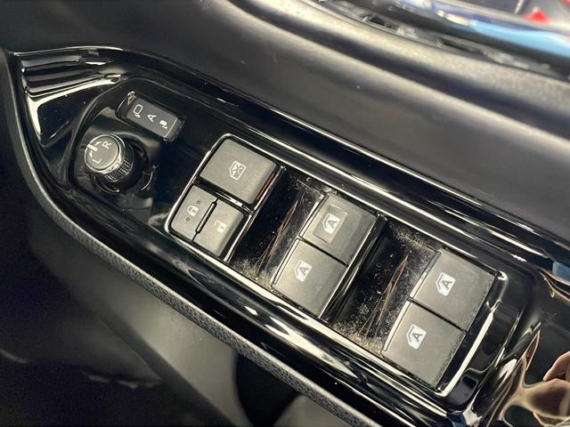 ノア ハイブリッドSi ダブルバイビーII セーフティーセンス 純正SDナビ CD DVD BT フルセグ バックカメラ 両側電動スライドドア クルーズコントロール LEDオートライト ハーフレザーシート シートヒーター ステアリングスイッチ(31枚目)