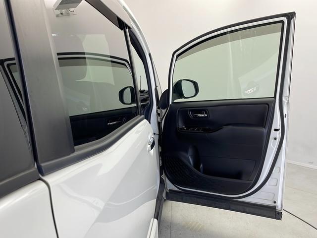 ノア ハイブリッドSi ダブルバイビーII セーフティーセンス 純正SDナビ CD DVD BT フルセグ バックカメラ 両側電動スライドドア クルーズコントロール LEDオートライト ハーフレザーシート シートヒーター ステアリングスイッチ(35枚目)