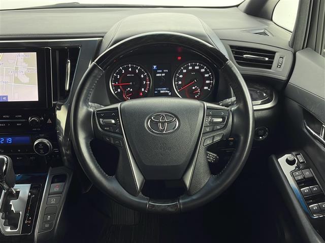 アルファード ２．５Ｓ　タイプゴールド　衝突軽減ブレーキ　後席モニター　純正ナビ　バックカメラ　両側電動スライドドア　レーダークルーズコントロール　三眼ＬＥＤオートライト　ハーフレザーシート　純正１８インチアルミホイール　ＥＴＣ（5枚目）